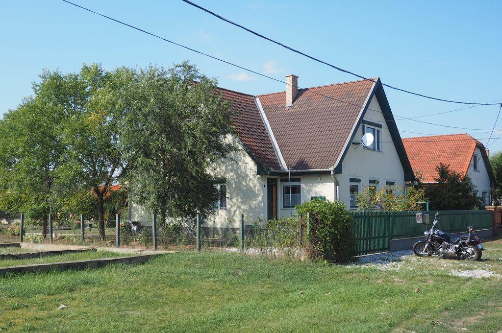 Privatzimmer Csikos Hortobágy Екстериор снимка